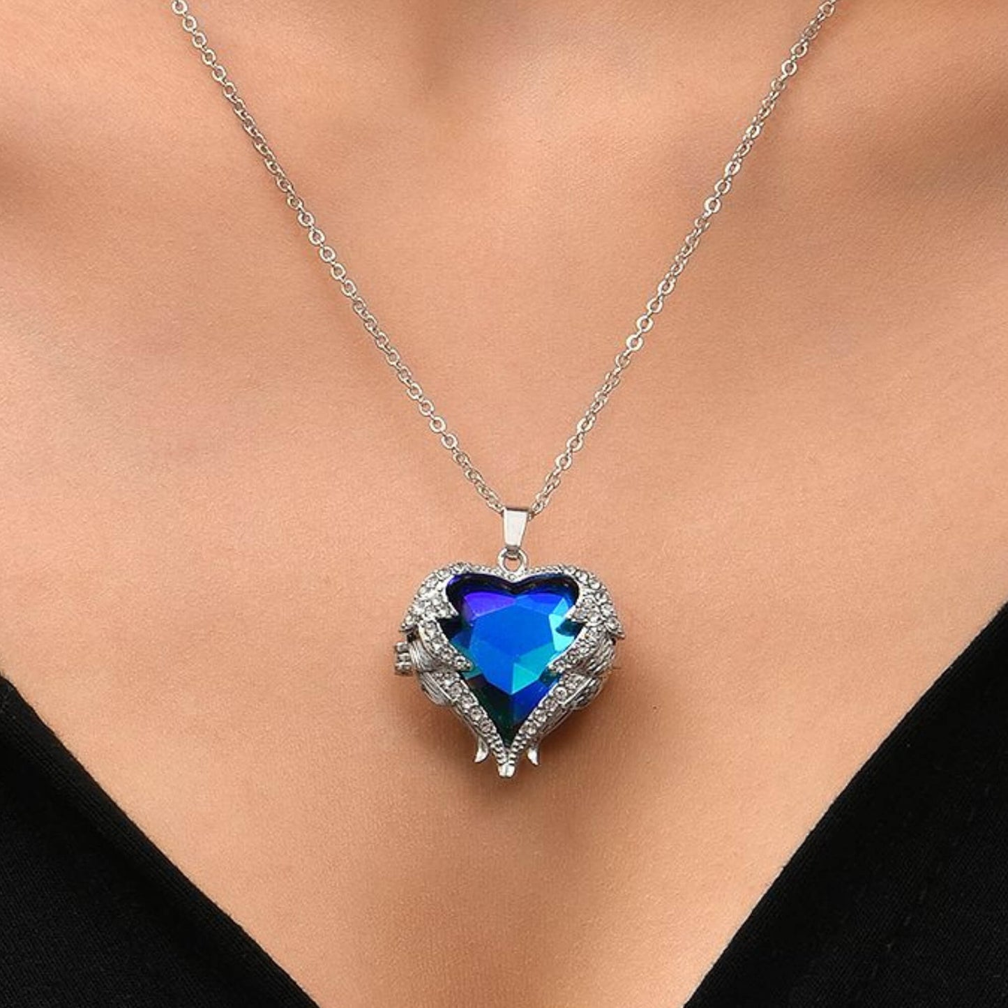 "Heart of the Ocean" Necklace